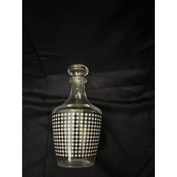Vintage Luminarc Decanter With Stopper Black & White Check Pattern 7.25” tall - Picture 4 of 8